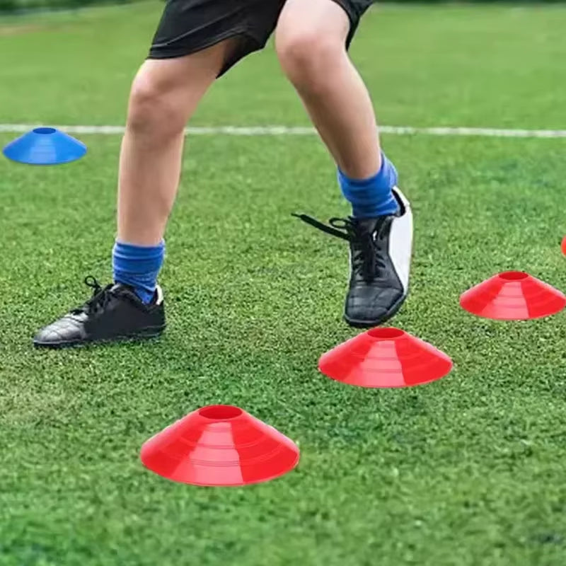 Améliorez votre agilité, vitesse et précision avec notre kit échelle et connes conçu pour les footballeurs ambitieux